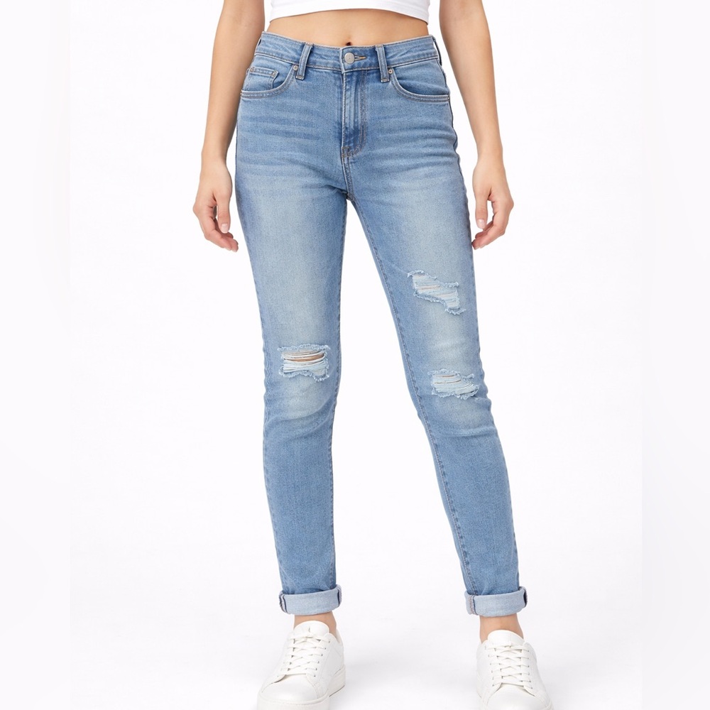 Levi’s Denizen Taper Leg Jeans